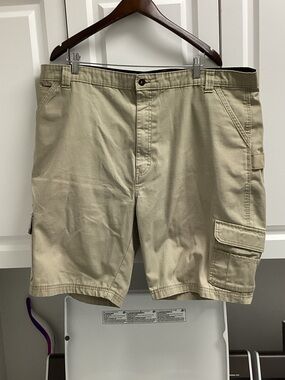 Dickies Tan Cargo Shorts
